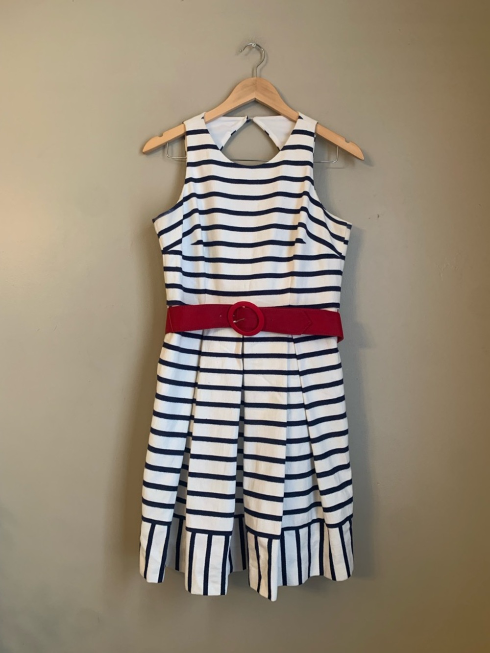 Eliza J Striped Pleated Dress Size 10p Lined Cutout Keyhole Back Nautical Belted